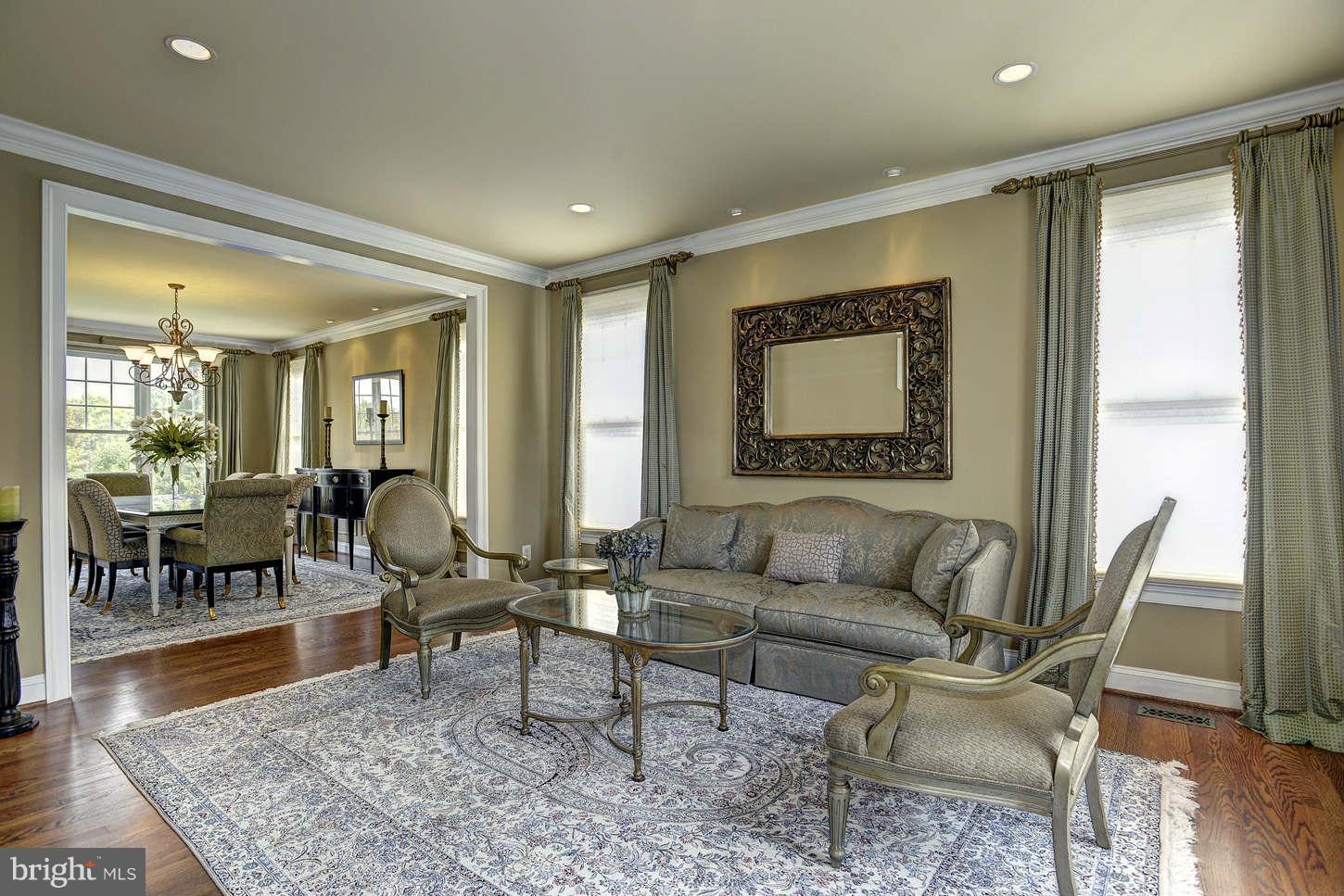 1303 Kurtz Road McLean, VA 22101 - Photo 3 of 26 Living Room