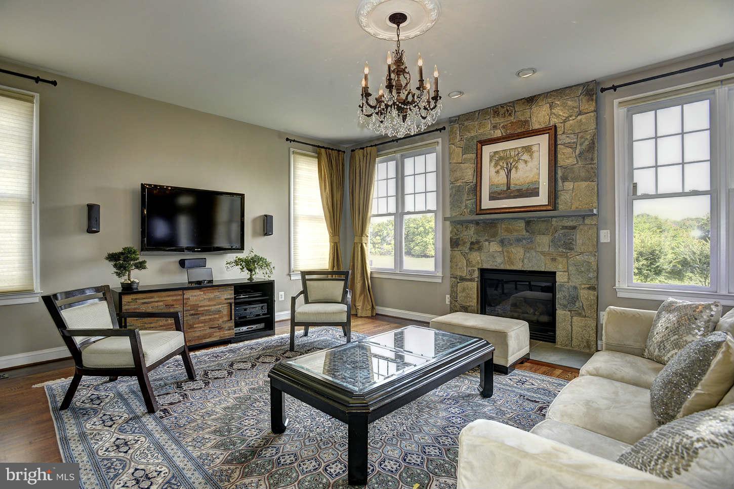 1303 Kurtz Road McLean, VA 22101 - Photo 8 of 26 Family Room