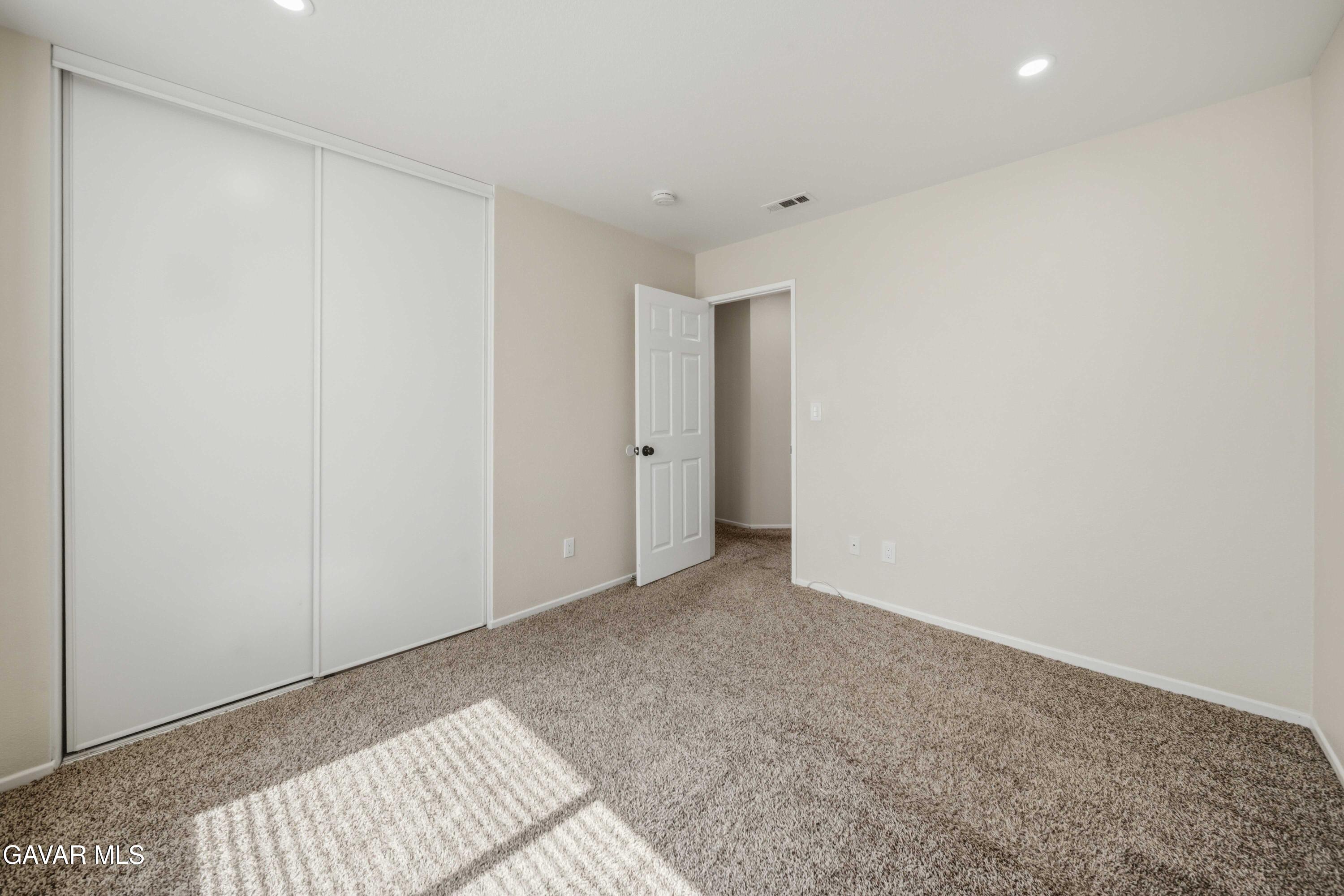 43753 Rialto Drive Lancaster, CA 93535 - Photo 24 of 38 43753 Rialto Dr Lancaster-26