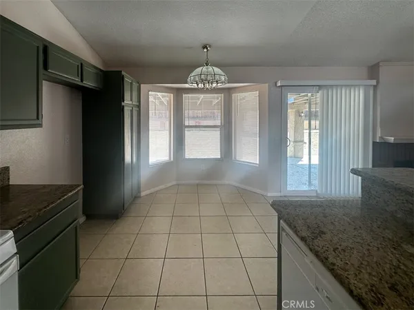 $2,500 | 13629 Dry Creek Road, Victorville, CA 92392