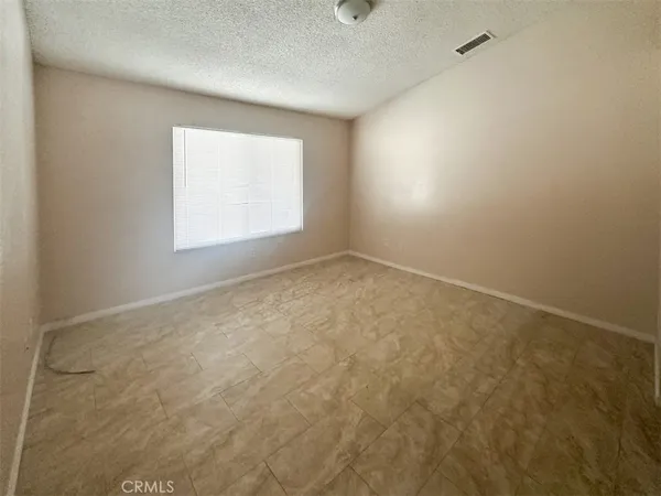 $2,500 | 13629 Dry Creek Road, Victorville, CA 92392