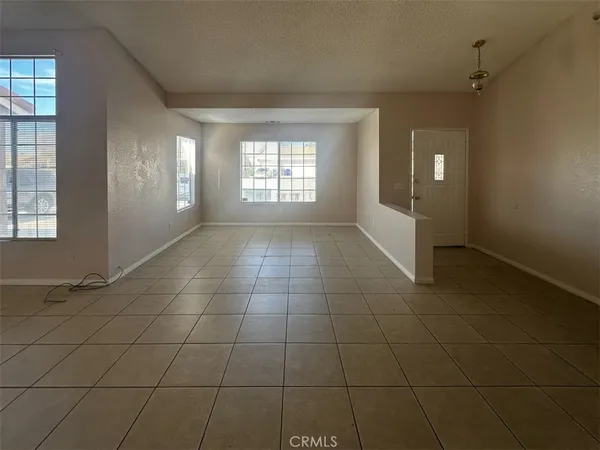 $2,500 | 13629 Dry Creek Road, Victorville, CA 92392