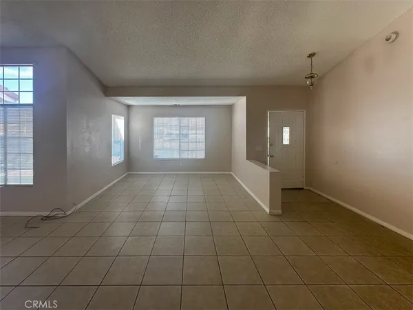 $2,500 | 13629 Dry Creek Road, Victorville, CA 92392