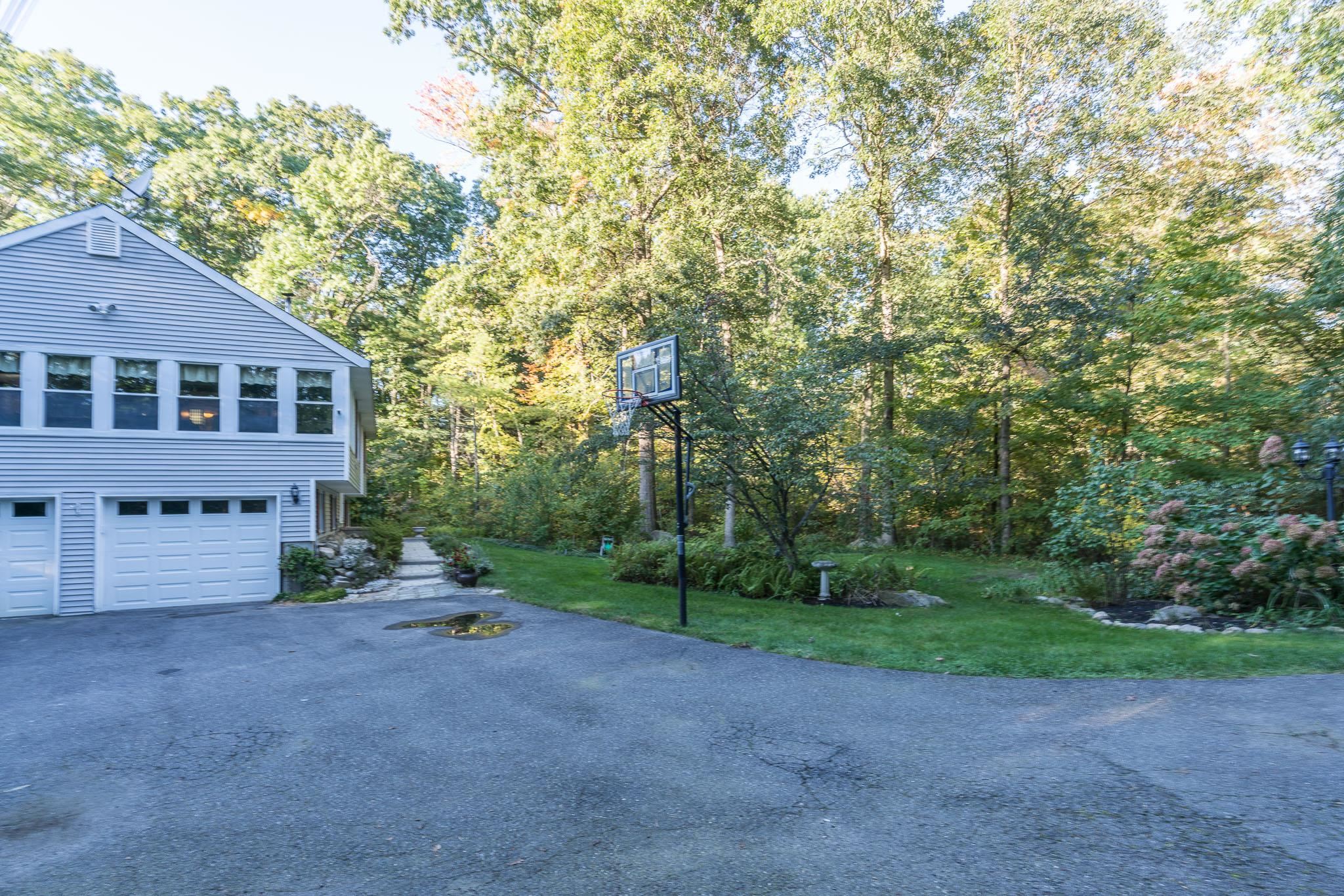 16 Kendall Pond Road Londonderry, NH 03053 - Photo 14 of 40