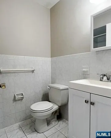 $2,350 | 83 Peabody Place, Unit 2, Newark, NJ 07104