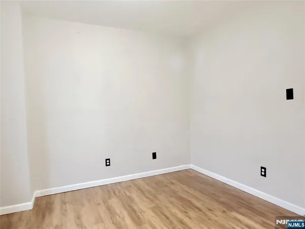 $2,350 | 83 Peabody Place, Unit 2, Newark, NJ 07104