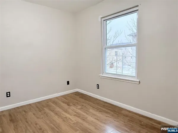 $2,350 | 83 Peabody Place, Unit 2, Newark, NJ 07104