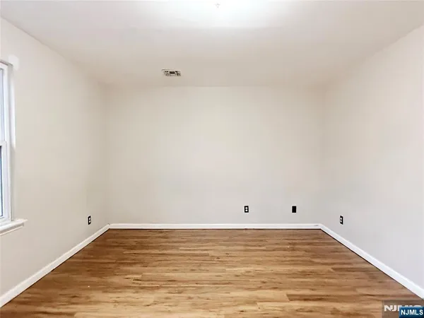 $2,350 | 83 Peabody Place, Unit 2, Newark, NJ 07104