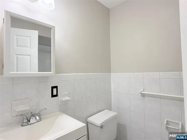 $2,350 | 83 Peabody Place, Unit 2, Newark, NJ 07104