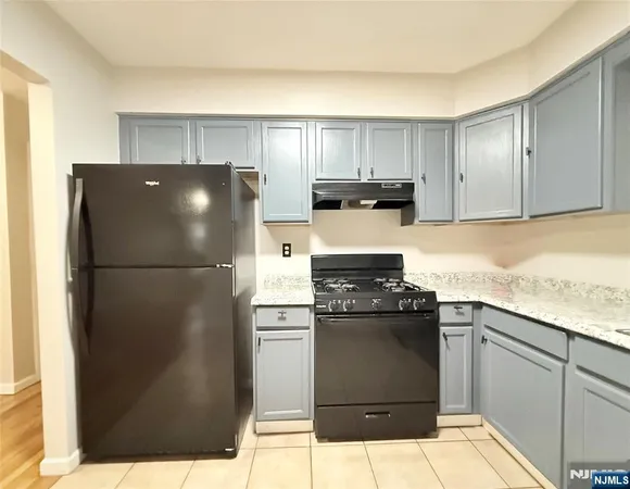 $2,350 | 83 Peabody Place, Unit 2, Newark, NJ 07104