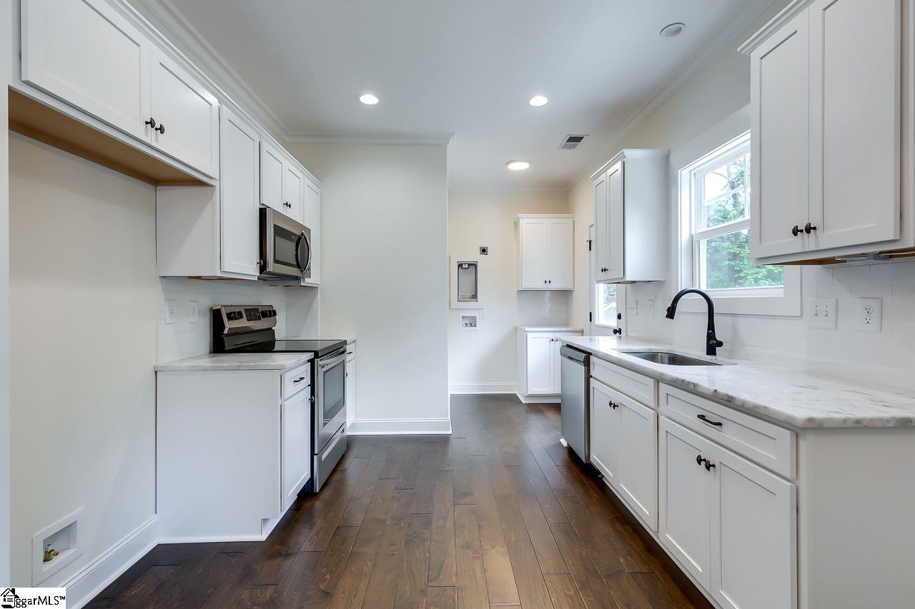 11 Hilton Street Greenville, SC 29607 - Photo 8 of 19 Gallery Image 8