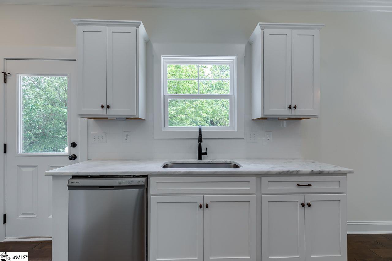11 Hilton Street Greenville, SC 29607 - Photo 10 of 19 Gallery Image 10