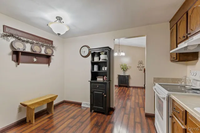 $349,900 | 8742 Tallwood Ridge, Lysander, NY 13027