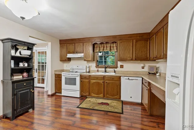 $349,900 | 8742 Tallwood Ridge, Lysander, NY 13027