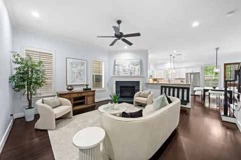 $659,000 | 828 West 26th Street, Houston, TX 77008