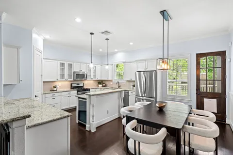 $659,000 | 828 West 26th Street, Houston, TX 77008