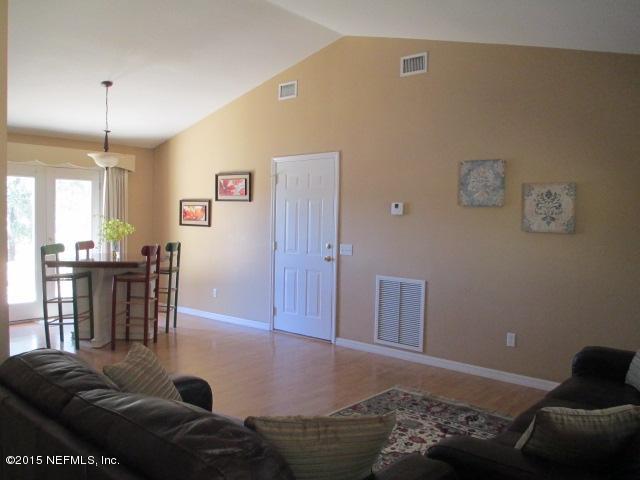 1057 Southeast 46th Loop Keystone Heights, FL 32656 - Photo 5 of 26 IMG_2501