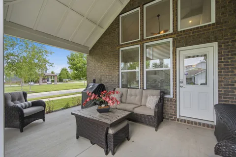 $674,999 | 1551 Drakes Creek Road, Hendersonville, TN 37075