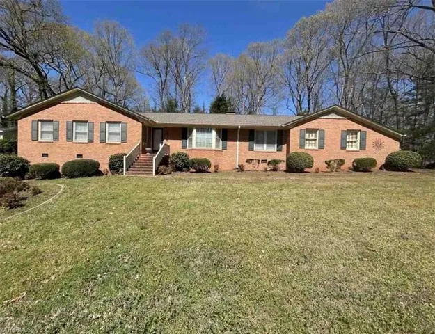 806 Cliftwood Drive, Siler City, NC 27344