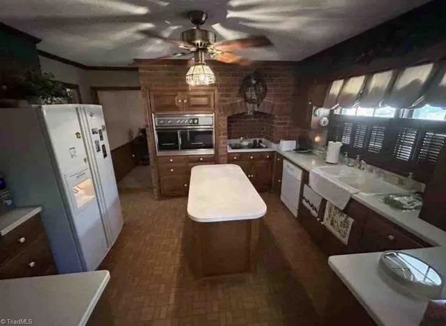 806 Cliftwood Drive, Siler City, NC 27344