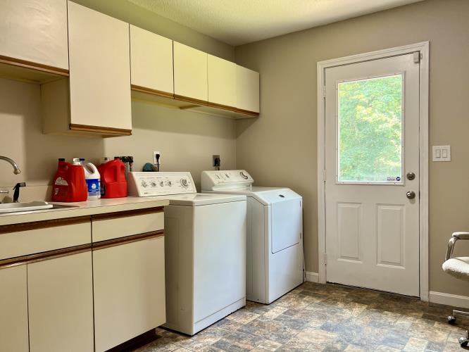151 Westledge Drive Torrington, CT 06790 - Photo 29 of 58