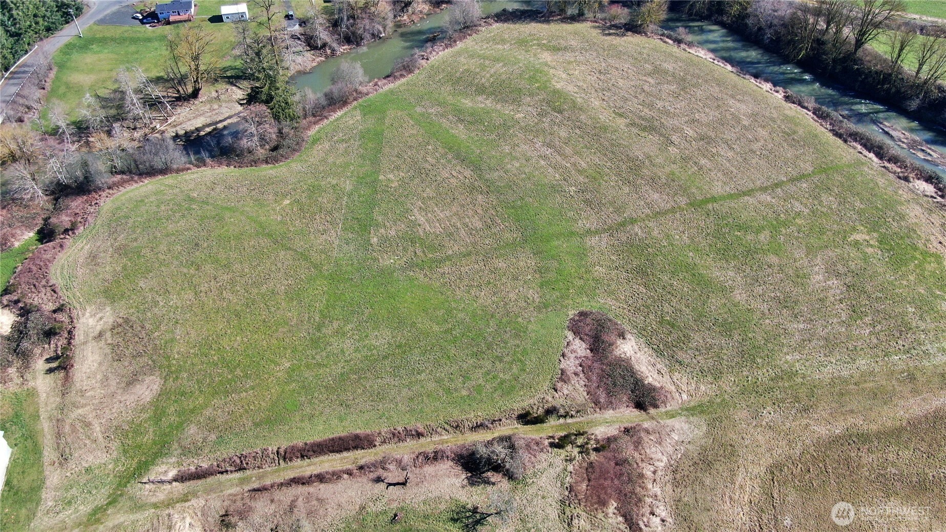 X1 Oxbow Road Raymond, WA 98577 - Photo 23 of 27 a bathroom with a bathtub and shower