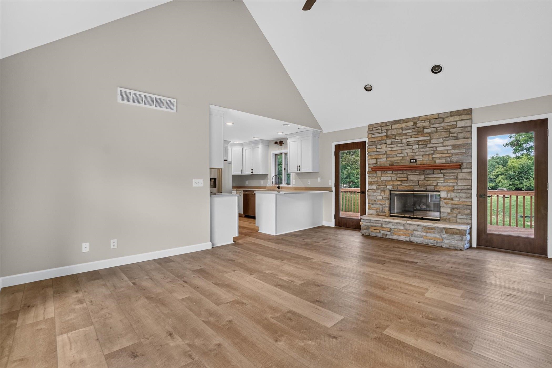 4437 South Oakley Road Janesville, WI 53546 - Photo 16 of 40