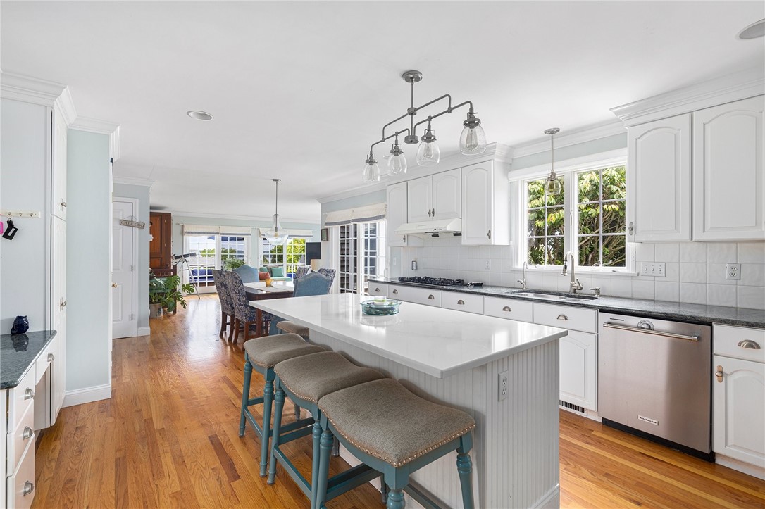 82 Prospect Farm Road Portsmouth, RI 02871 - Photo 5 of 44 Gallery Image 5