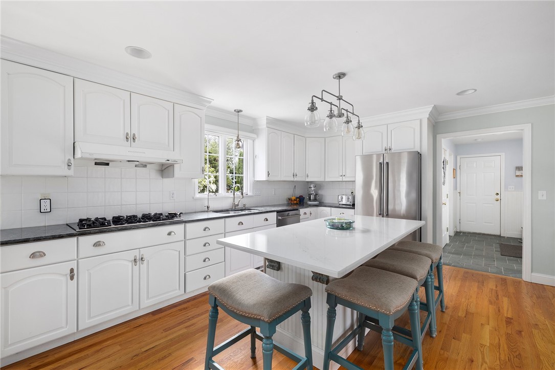 82 Prospect Farm Road Portsmouth, RI 02871 - Photo 7 of 44 Gallery Image 7