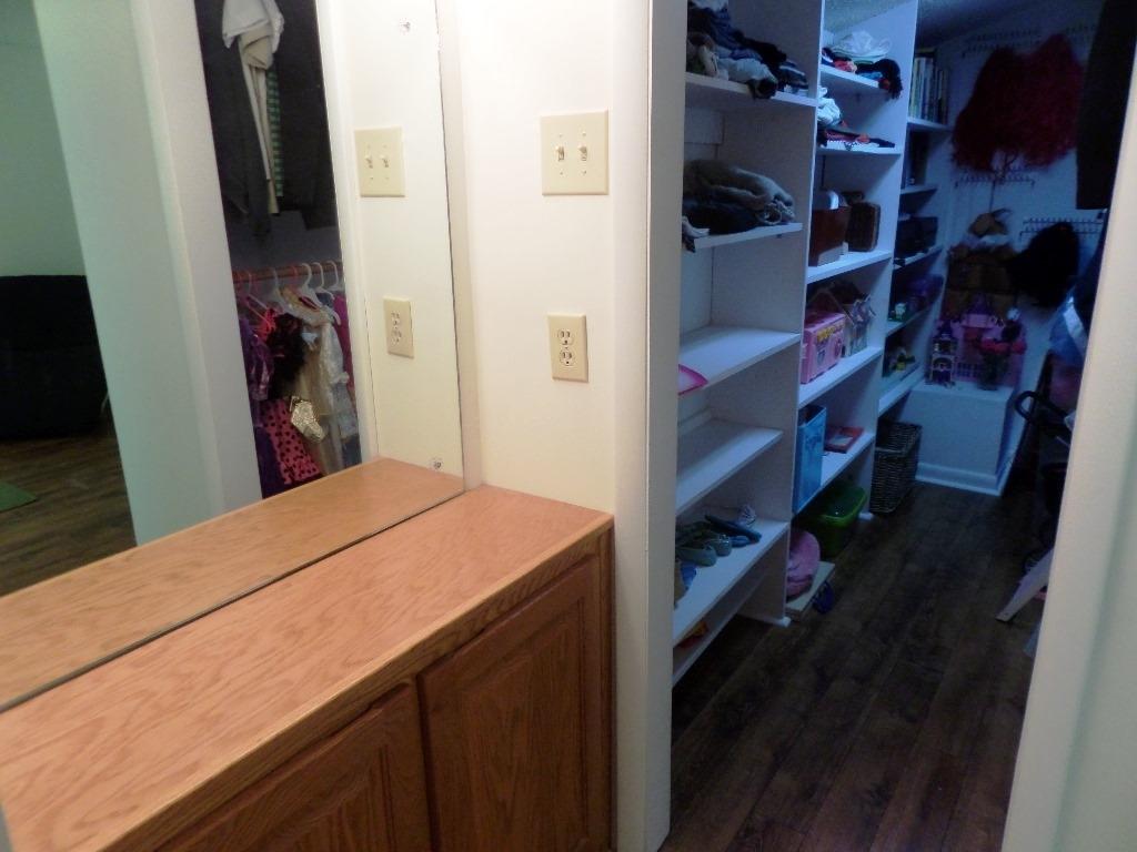 122 Hazleton Lane Oak Ridge, TN 37830 - Photo 13 of 32 mastervanityandcloset