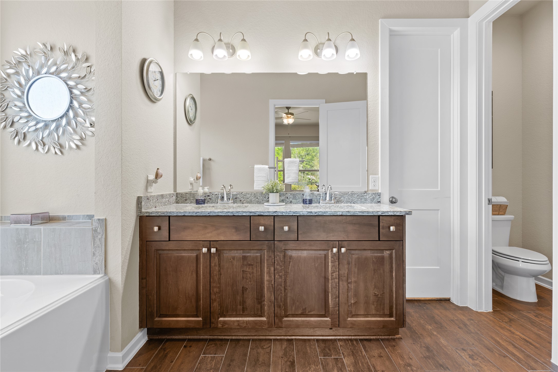 9801 Preserve Way Conroe, TX 77385 - Photo 19 of 43