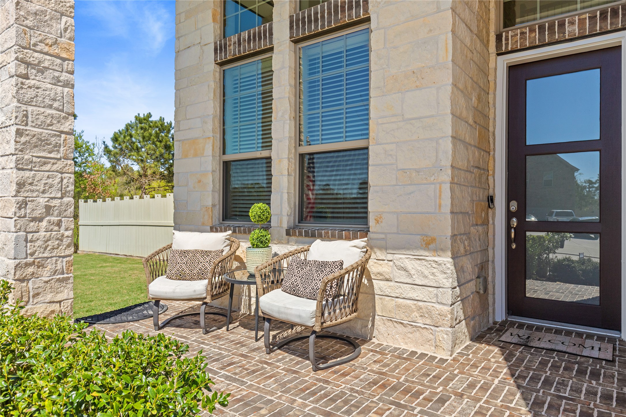 9801 Preserve Way Conroe, TX 77385 - Photo 3 of 43