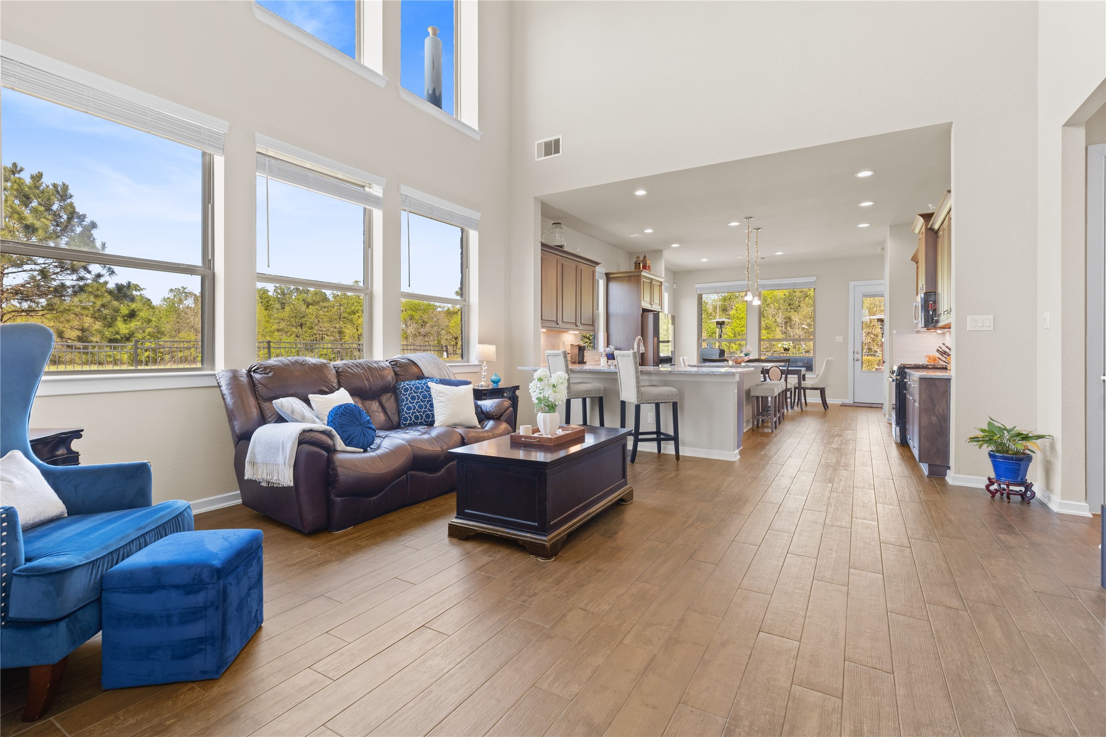 9801 Preserve Way Conroe, TX 77385 - Photo 9 of 43