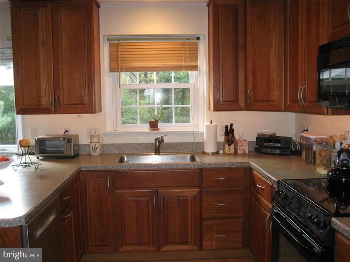 6151 Parkside Road Flourtown, PA 19031 - Photo 8 of 18 Kitchen