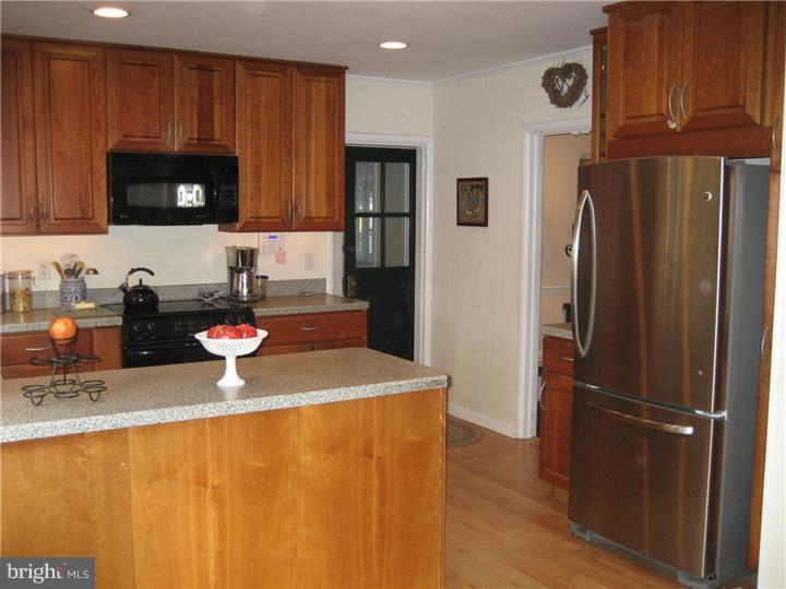 6151 Parkside Road Flourtown, PA 19031 - Photo 9 of 18 Kitchen