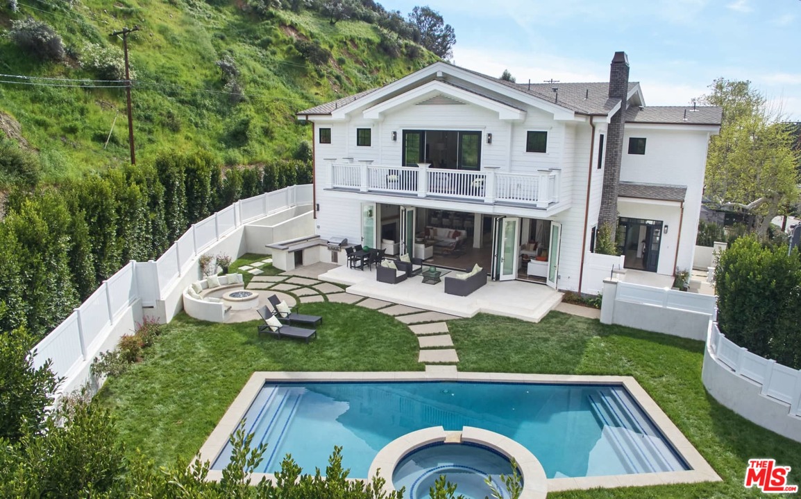 12090 Chalon Road Los Angeles, CA 90049 - Photo 46 of 47 Gallery Image 46