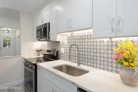 $629,000 | 3 Auburn Court, Red Bank, NJ 07701