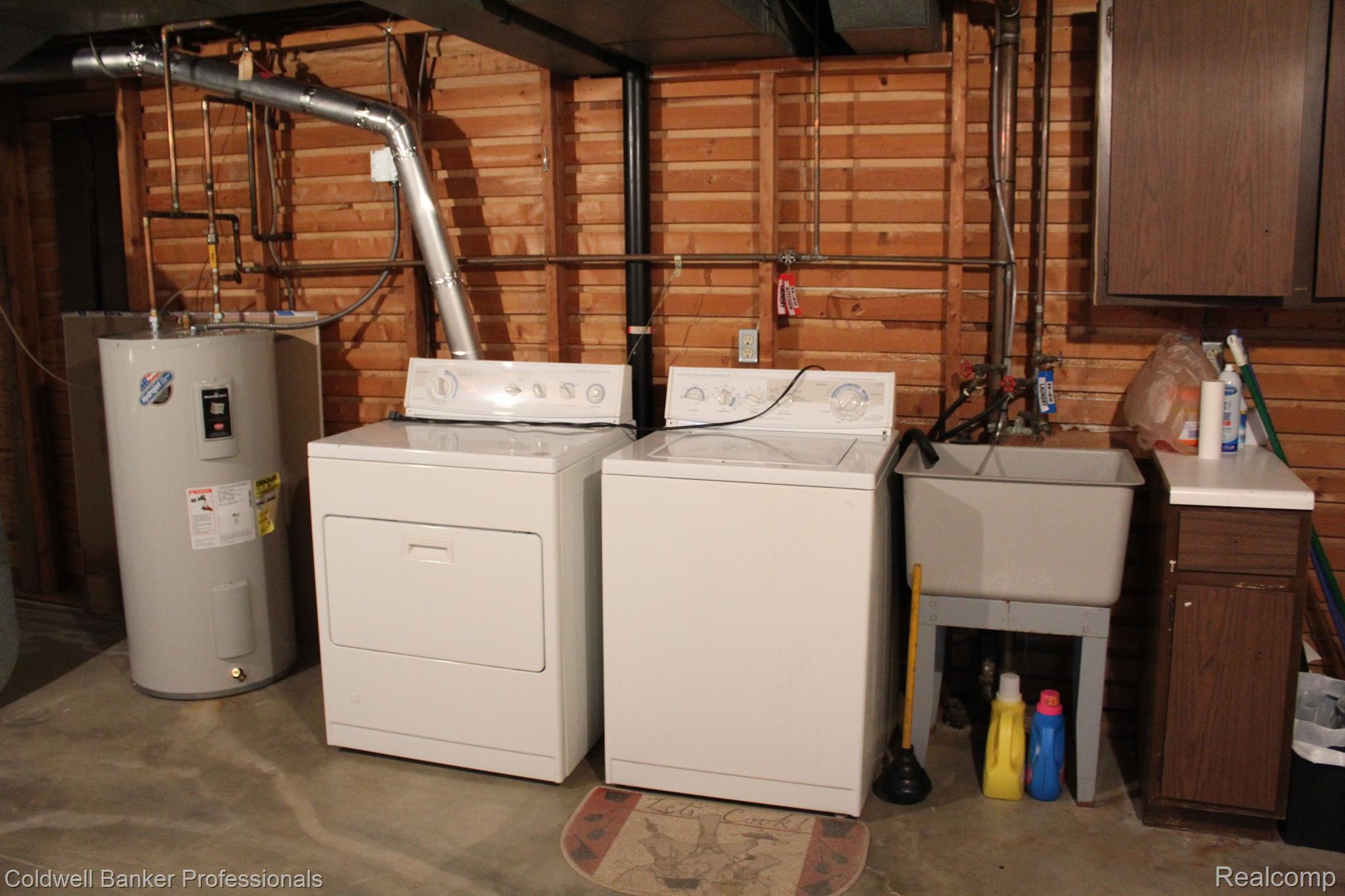 1199 Sheldon Road, Unit H49 Plymouth, MI 48170 - Photo 13 of 17 Washer/Dryer