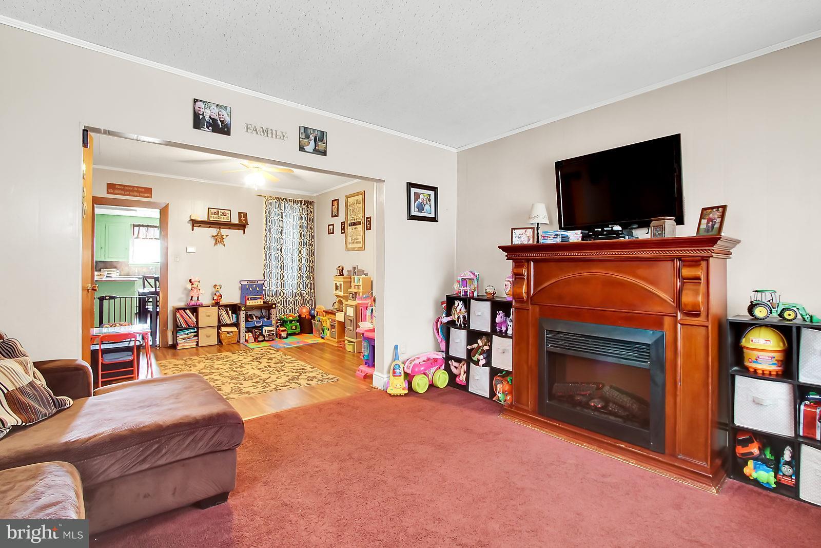 149 EAST St Spring Grove Pa Spring Grove, PA 17362 - Photo 2 of 26