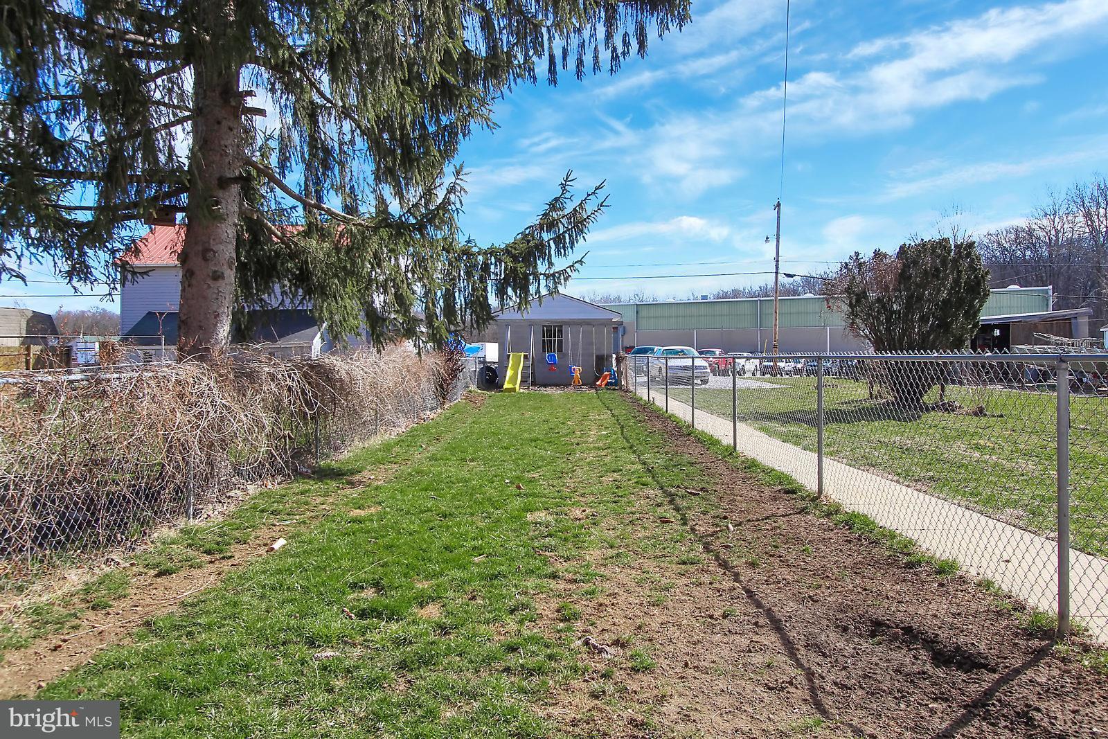 149 EAST St Spring Grove Pa Spring Grove, PA 17362 - Photo 21 of 26