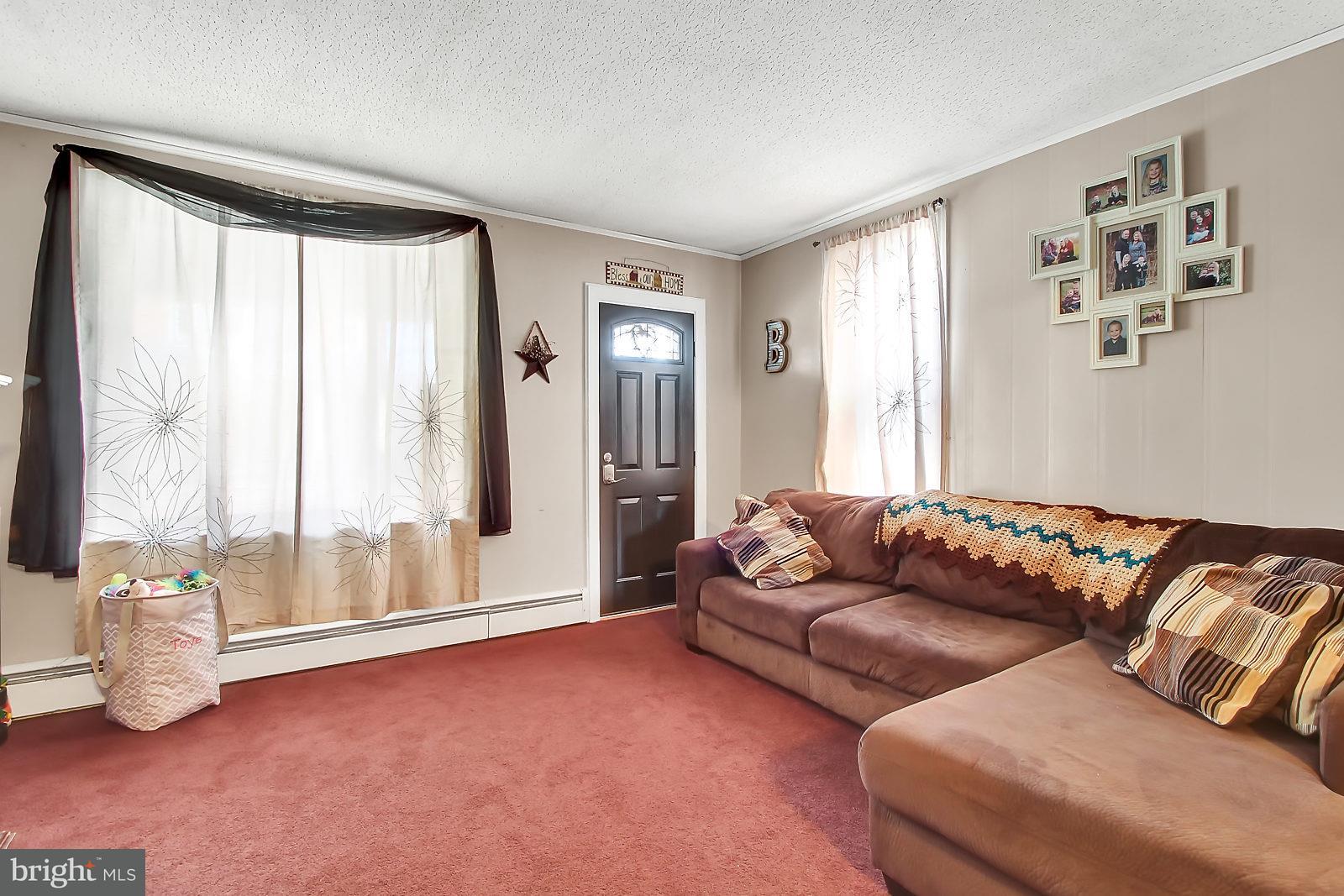 149 EAST St Spring Grove Pa Spring Grove, PA 17362 - Photo 4 of 26