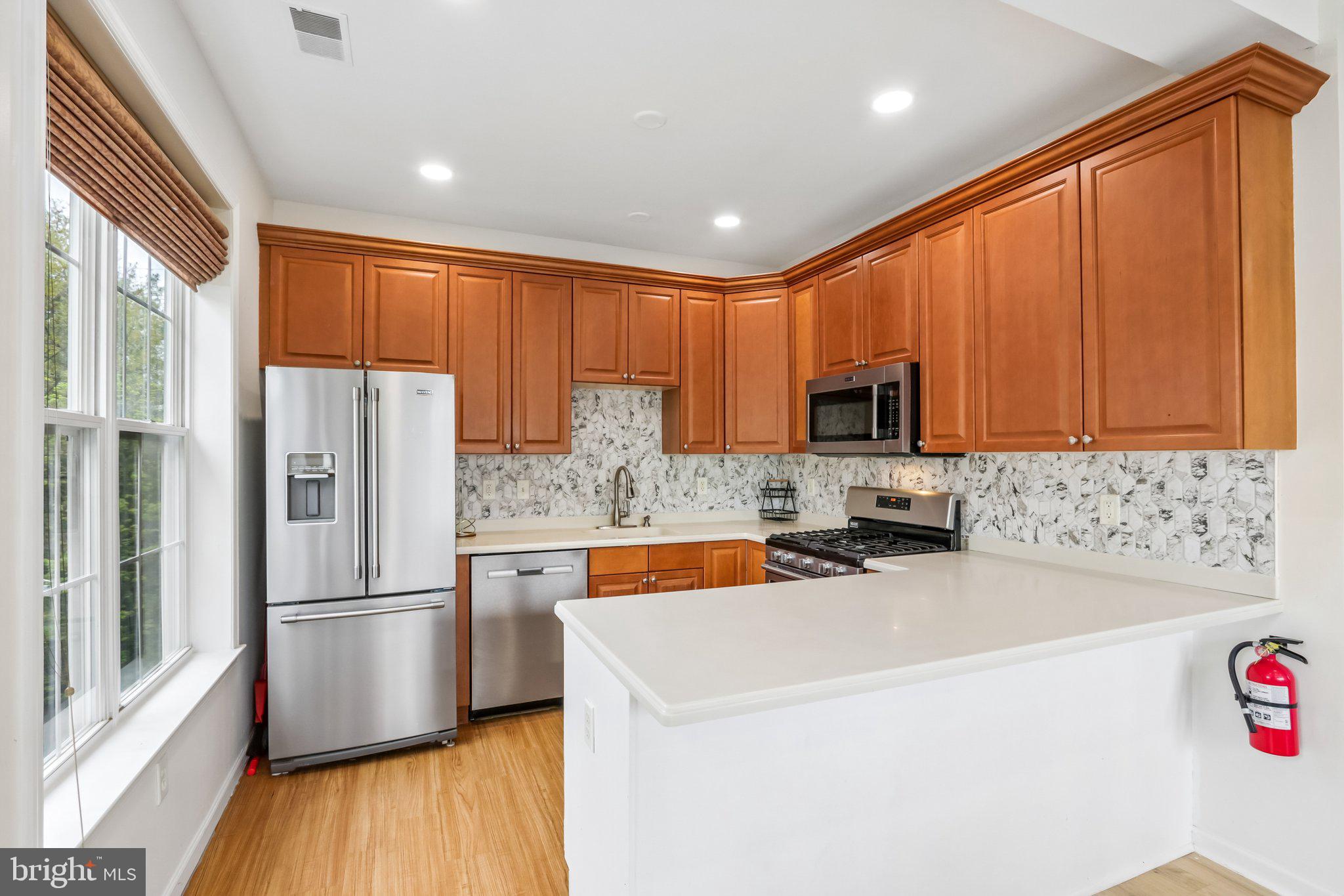 121 Kyle Way Ewing, NJ 08628 - Photo 12 of 45