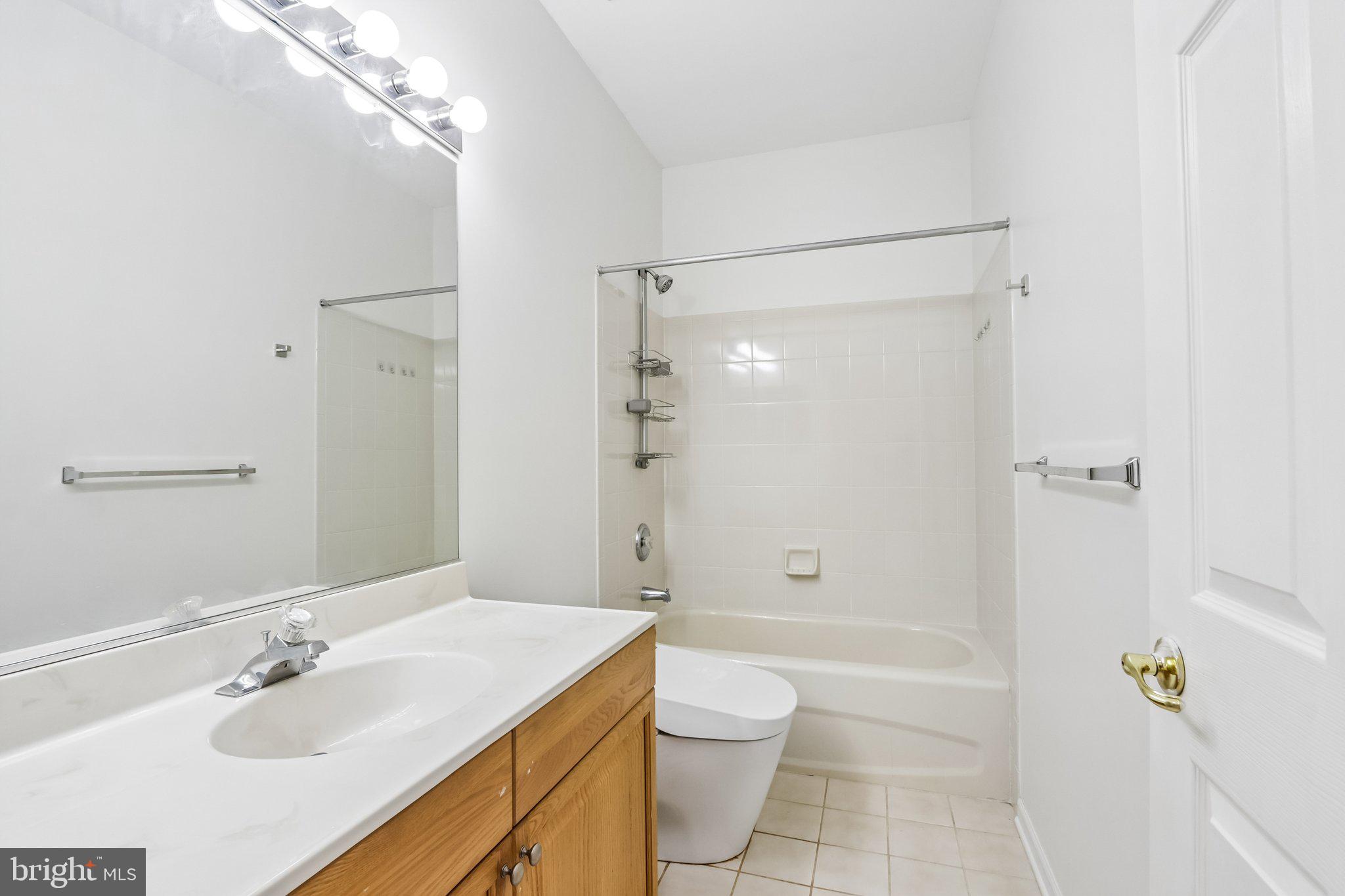 121 Kyle Way Ewing, NJ 08628 - Photo 23 of 45