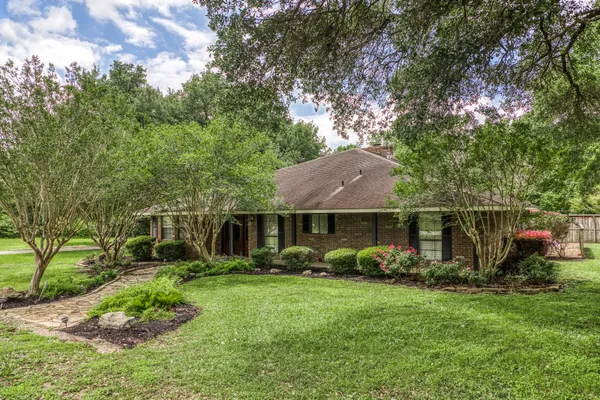 $585,000 | 2629 Benton Drive, Brenham, TX 77833