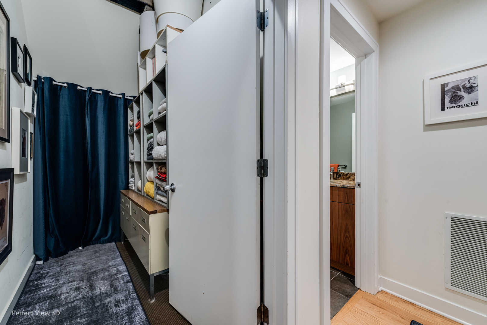 1128 West Ardmore Avenue, Unit 1 Chicago, IL 60660 - Photo 22 of 31 a view of walk in closet