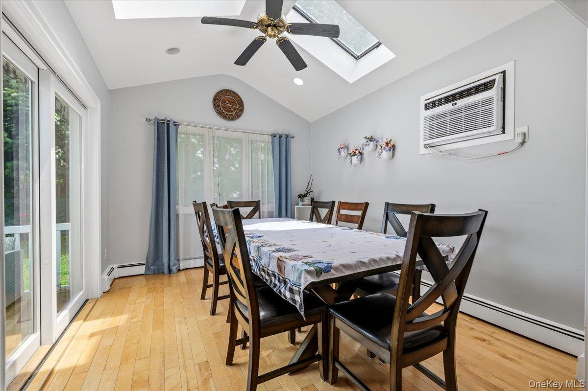 512 Farm Ranch Road East Bethpage, NY 11714 - Photo 9 of 23