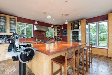 $3,950,000 | 43 Avondale Road, Westerly, RI 02891