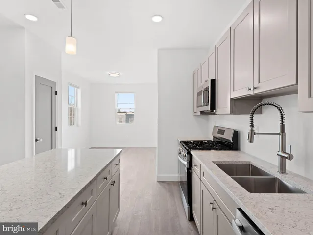 $320,000 | 852 Woodland Avenue, Camden, NJ 08104