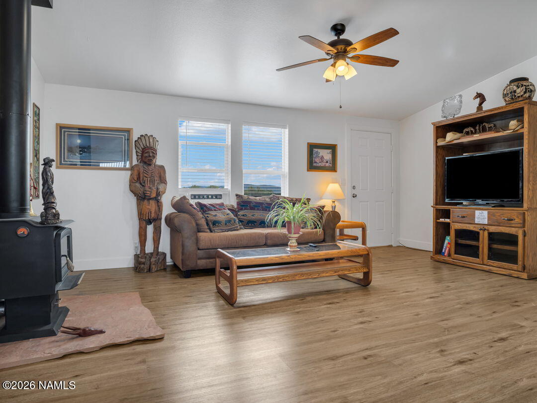 2705 West Honeysuckle Road Williams, AZ 86046 - Photo 6 of 40 Living Room