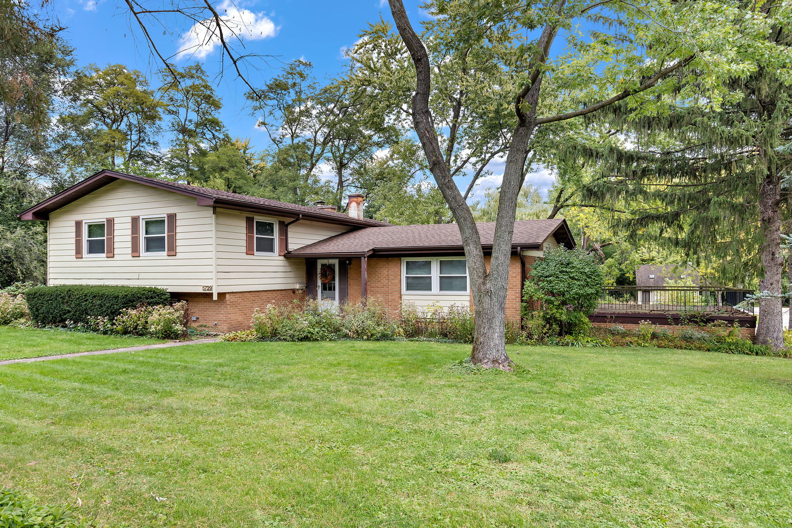 5729 Dunham Road Downers Grove, IL 60516 - Photo 1 of 21 Gallery Image 1